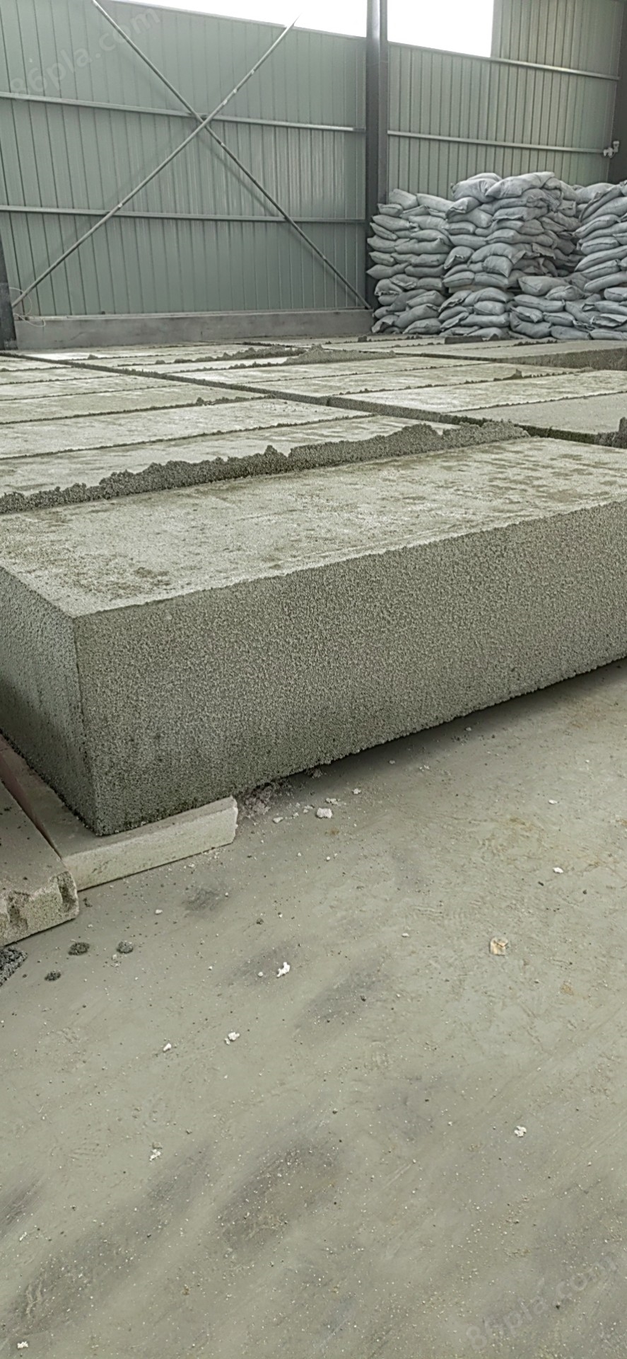 水泥基匀质保温板生产厂家